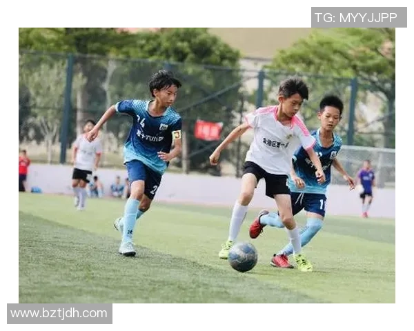 以力力领衔绿茵风暴展现新时代足球激情与拼搏精神