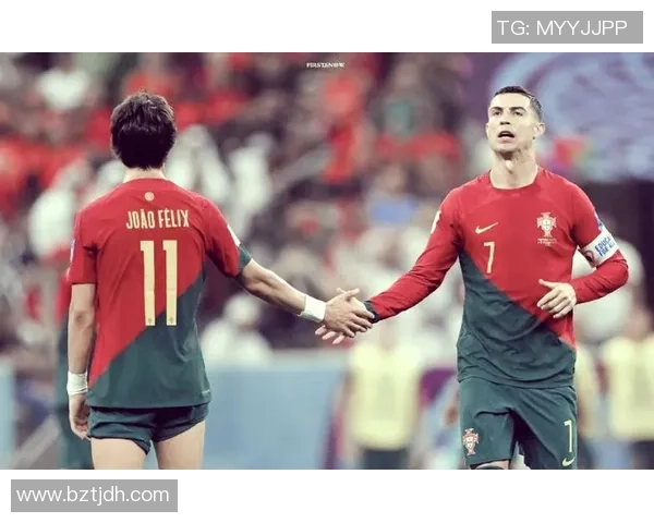 从梅西到C罗:全球足球巨星的传奇之路与影响力 从梅西到C罗:全球足球巨星的传奇之路与影响力