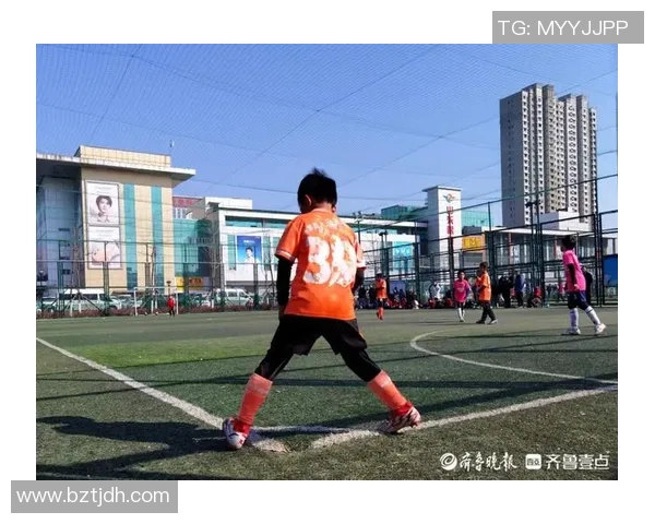 爱足球的小球星展现拼搏精神 未来可期的绿茵场新星 爱足球的小球星展现拼搏精神 未来可期的绿茵场新星